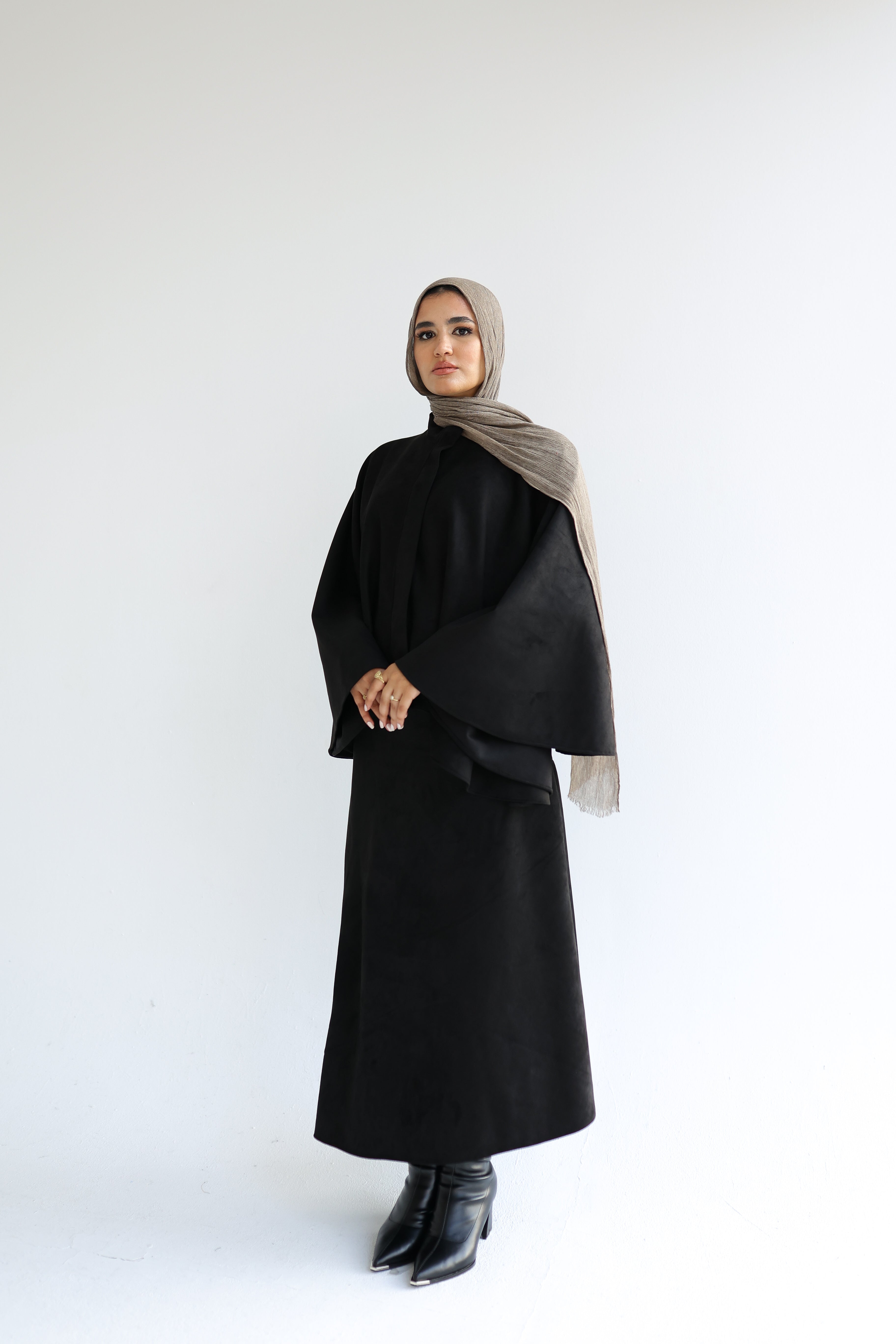 Black cape set – Hebaelrahl